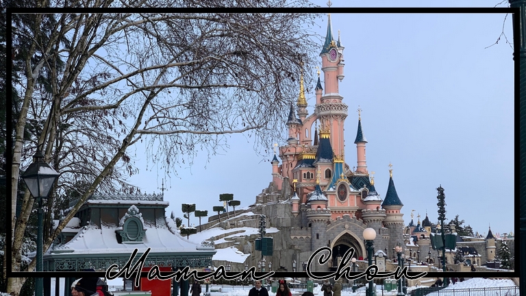 Disneyland Paris sous la neige